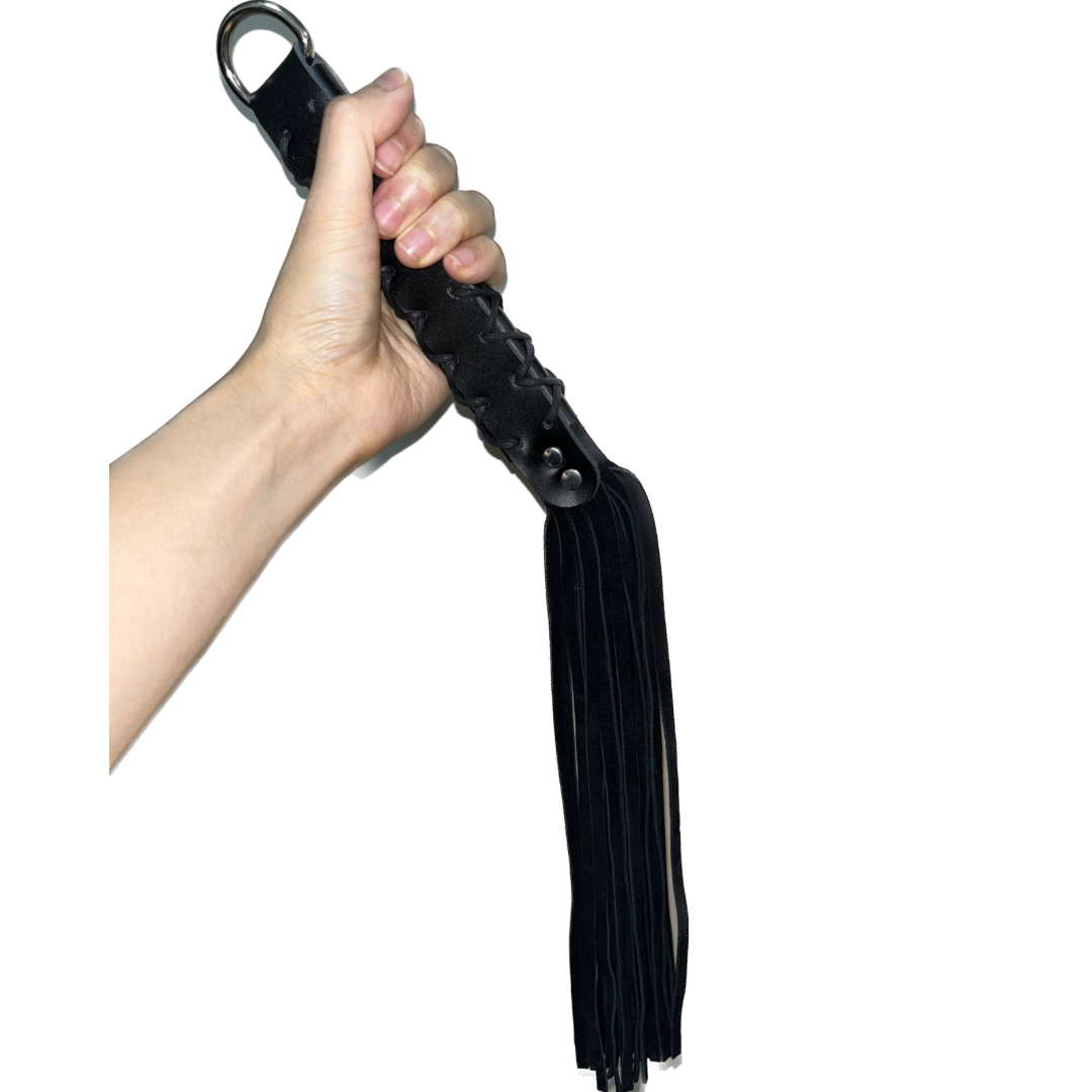 Black Short Flogger