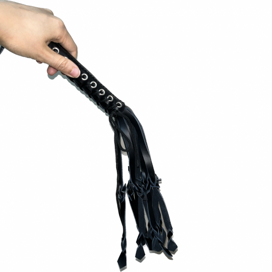 Black Short Flogger