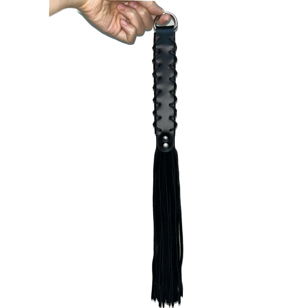 Black Short Flogger